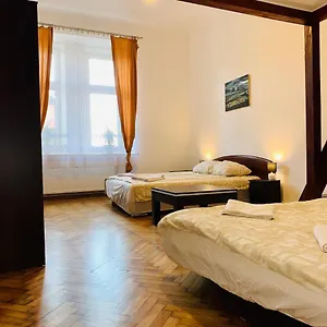 krakow-cozy-apartment.krakowhotelspoland.com/